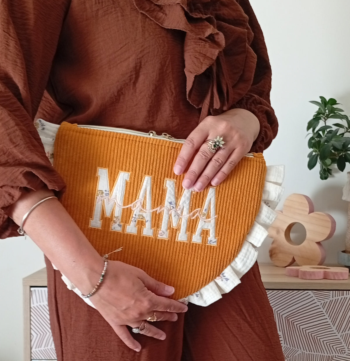Mama Pochette Safran | Fleur Poudre