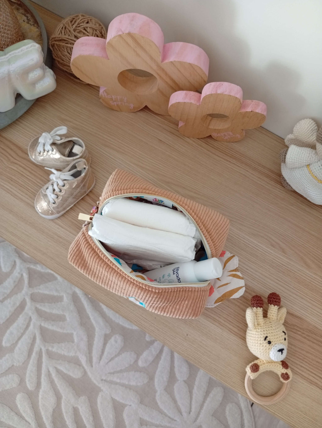 Mini trousse Coquillage Lettre Camel | Multi Fleurs